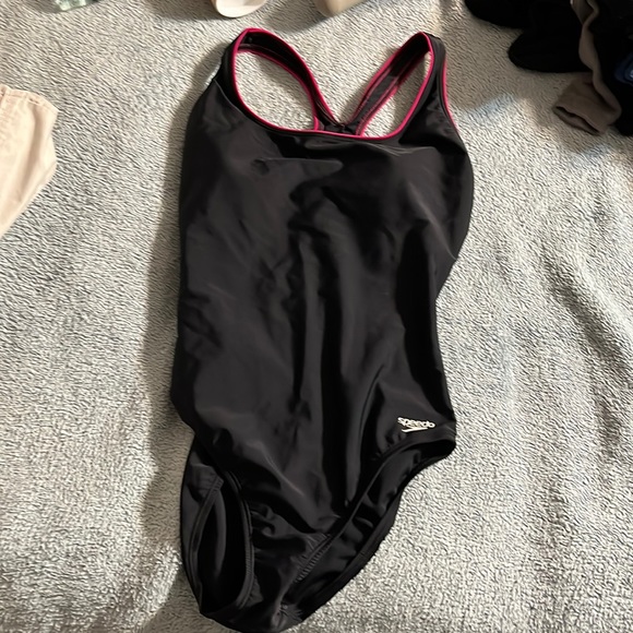 Speedo Swim Speedo One Piece One Piece Swimsuit In Size 8 Poshmark